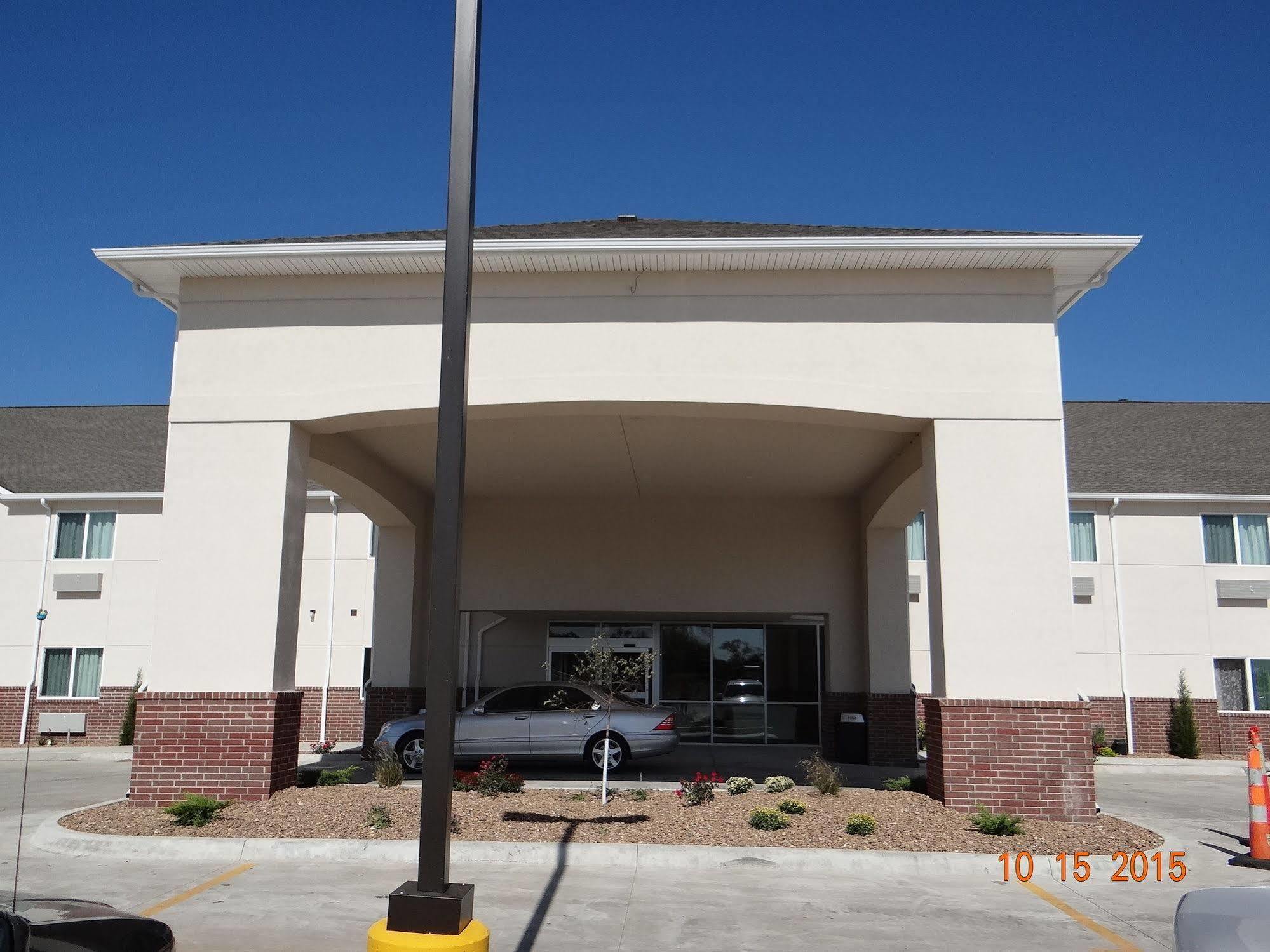 Days Inn & Suites By Wyndham El Dorado Exterior photo